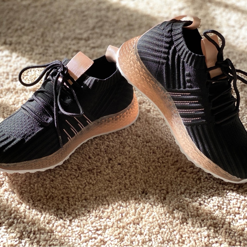 NIB⭐️Black & Peach Knit Sneaks - Picture 3 of 5